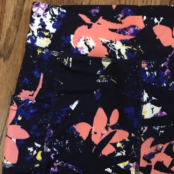 POP Fit Stella Floral Bike short - Picture 10 of 13